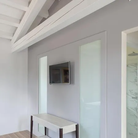 Luxurious In Svetvincenat With Heated Swimming Pool * Režanci