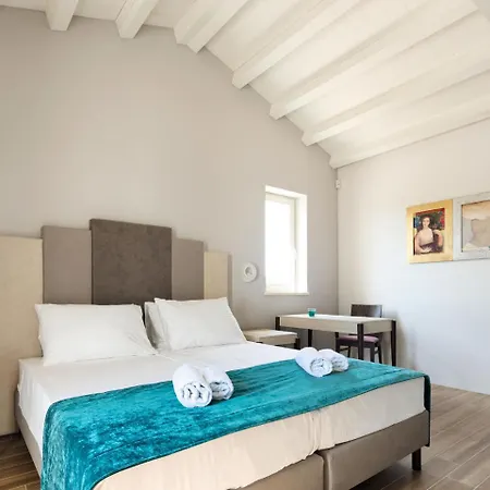 Luxurious In Svetvincenat With Heated Swimming Pool Vila *