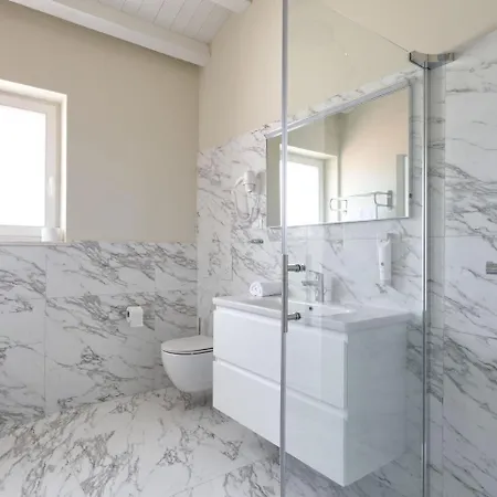 Luxurious In Svetvincenat With Heated Swimming Pool * Rezanci